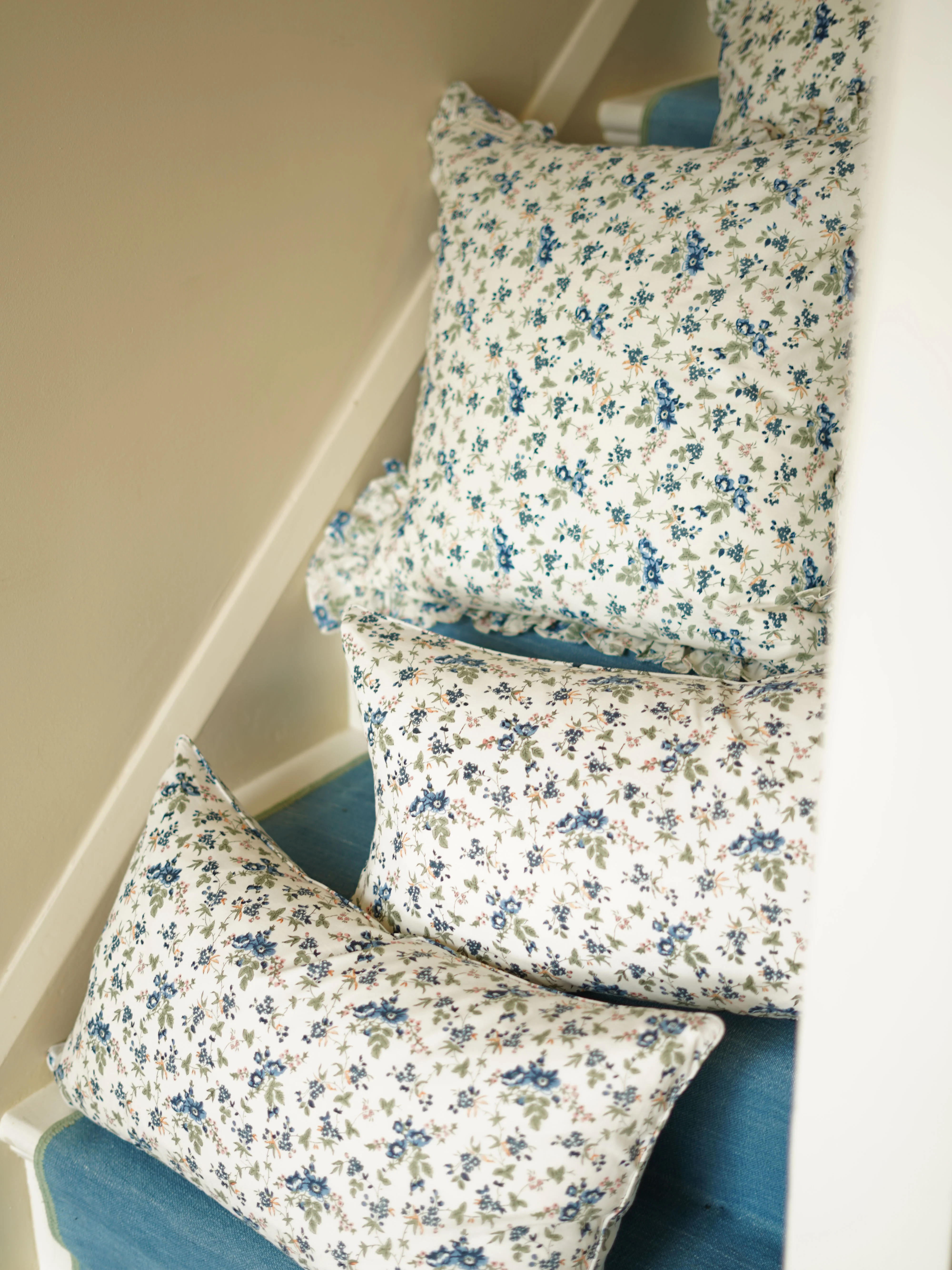 Frilled Cushion Cover, Rambling Rose 50 x 50cm - Image 3