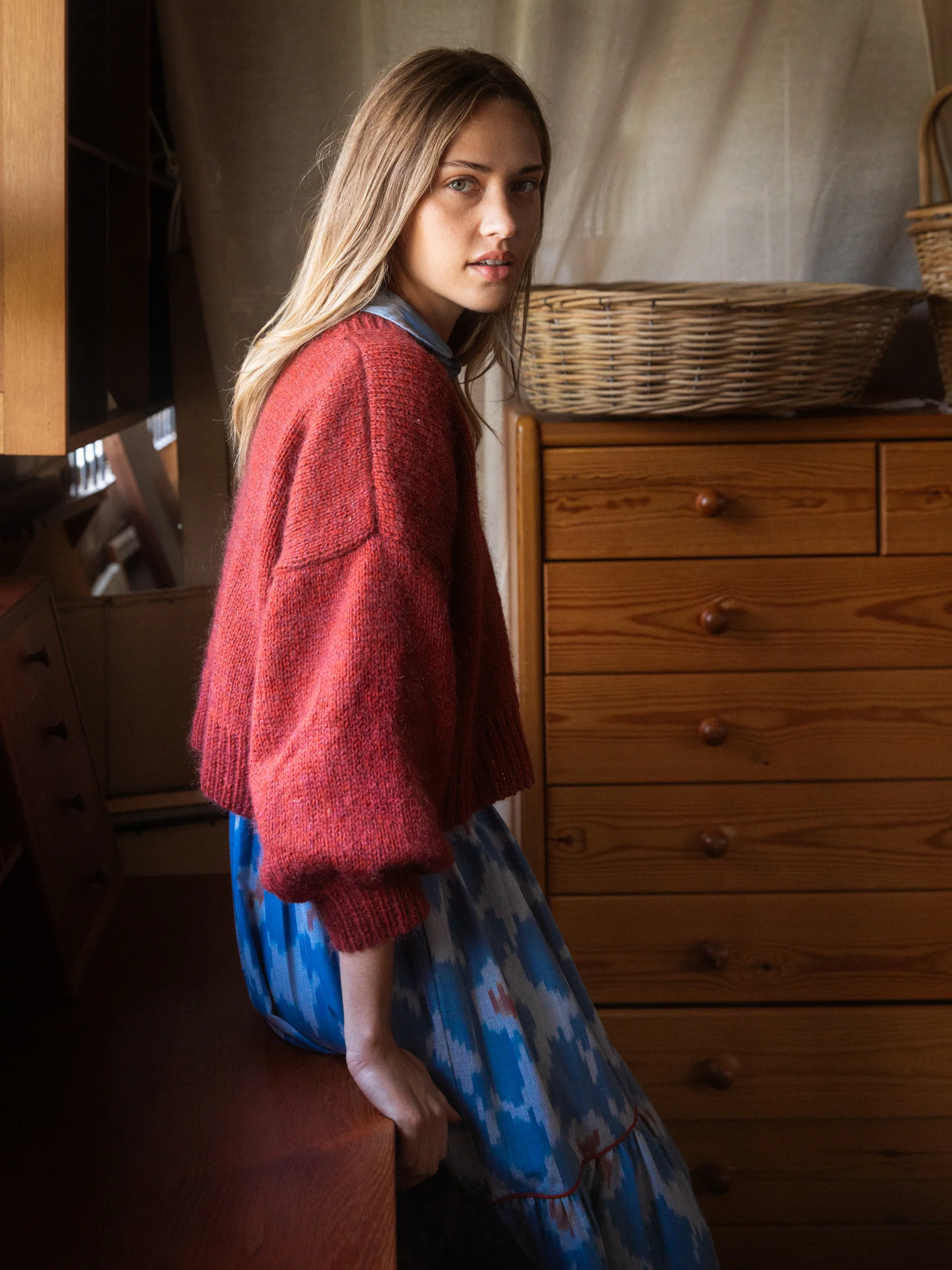 Hand-knitted boxy jumper, rust - Image 5