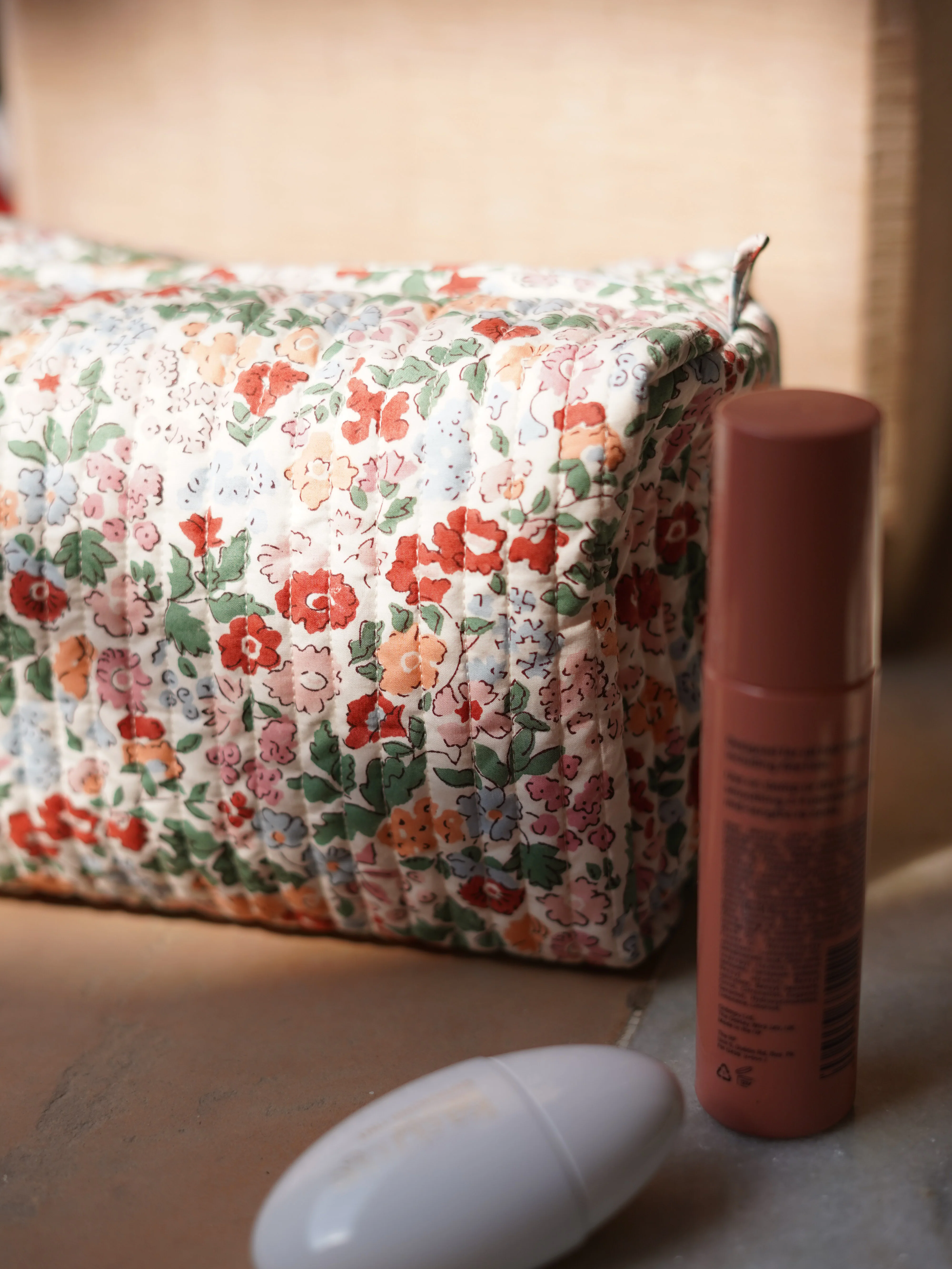 Wash Bag in Hothouse Fleures - Image 2